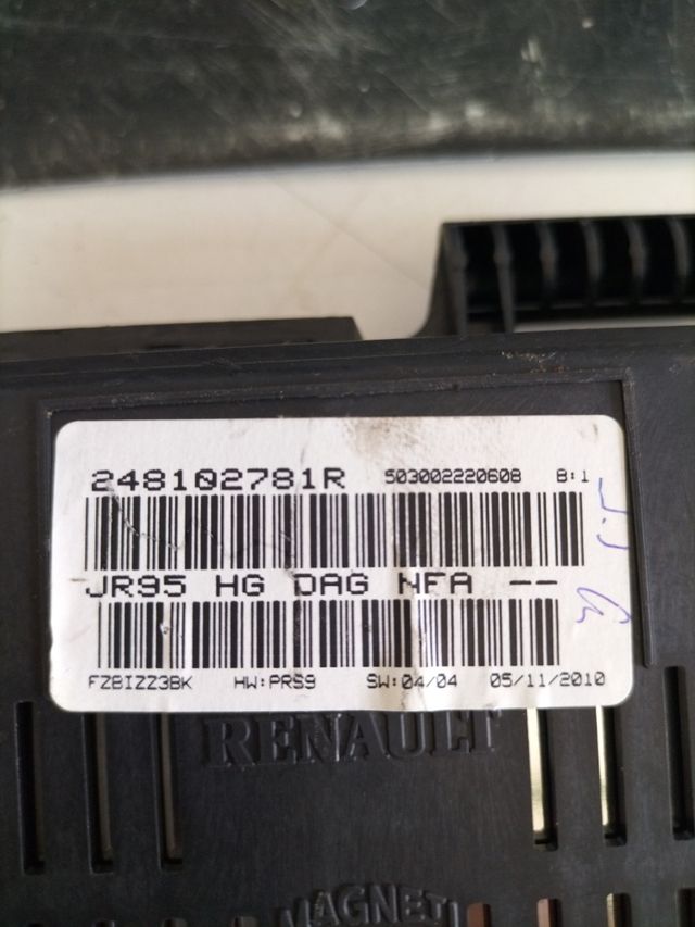 Cuadro de instrumentos Renault Scenic 3 + navi
referencia original : 248102781R