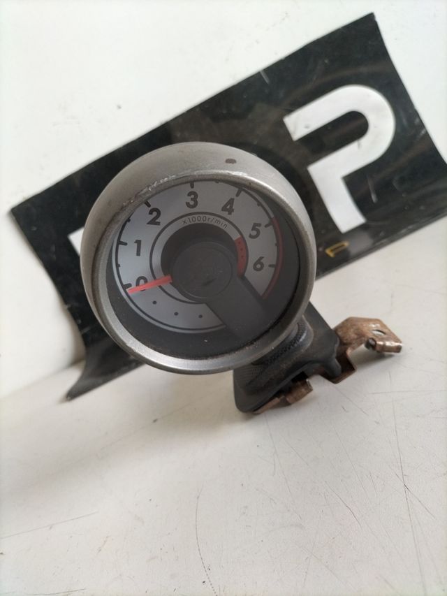 Cuadro de instrumentos Citroen C1 / Peugeot 107 / Toyota Aygo Diesel
referencia original : 83270-OH030-G -856-410U