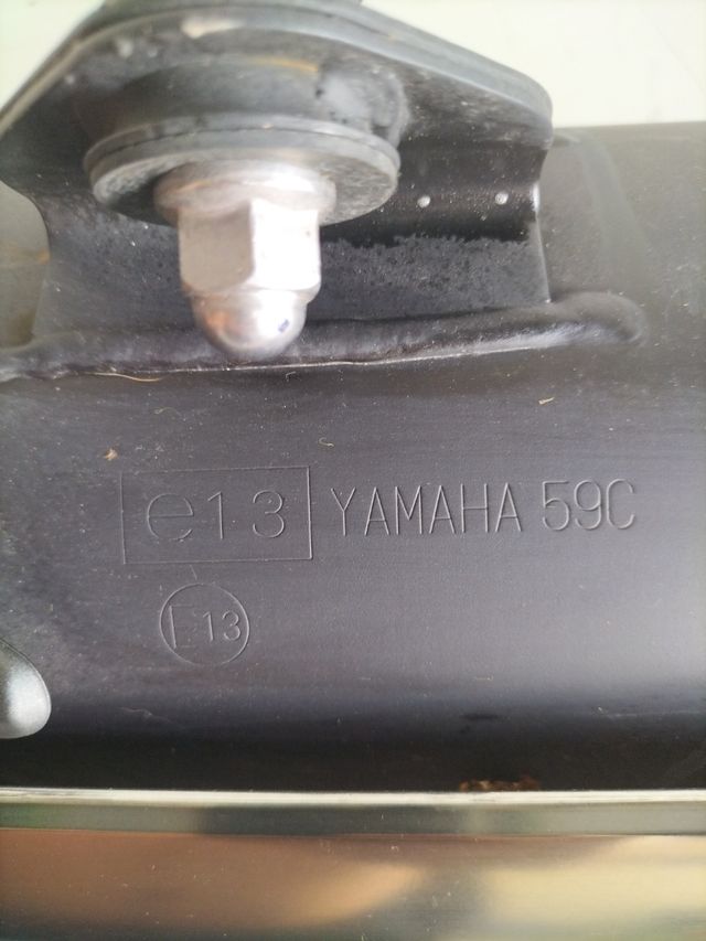Tubo de escape Yamaha T-Max 530 ( montaje original ) solo 1500 km