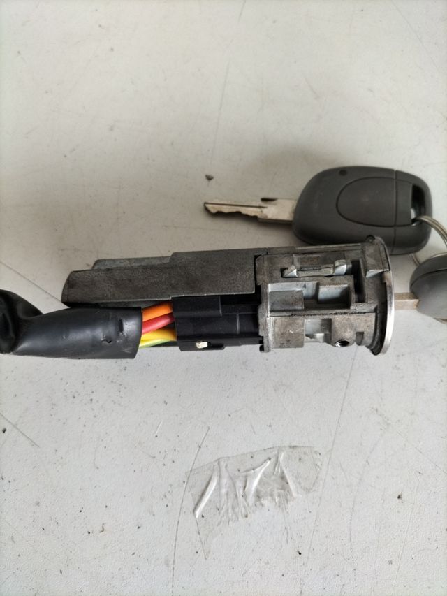 Clausor de arranque + cerradura de puertas Renault TWINGO 1 seria 2