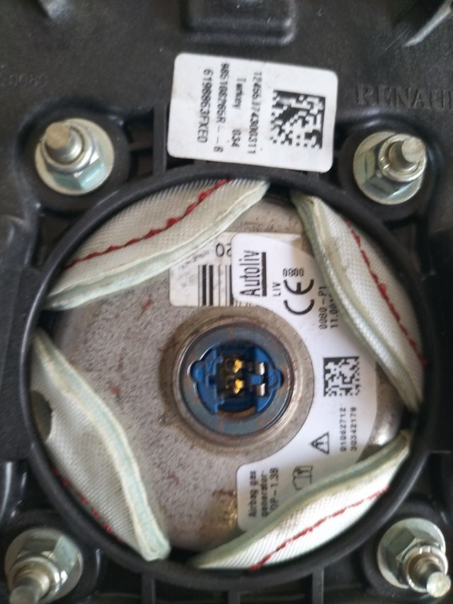 Airbag volante Renault Clio IV 2012-2020
Referencia original : 985108265R