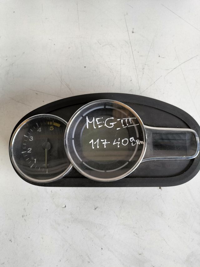 Cuadro de instrumentos Renault Megane 3               con 117409 km     
referencia original : 248100324R