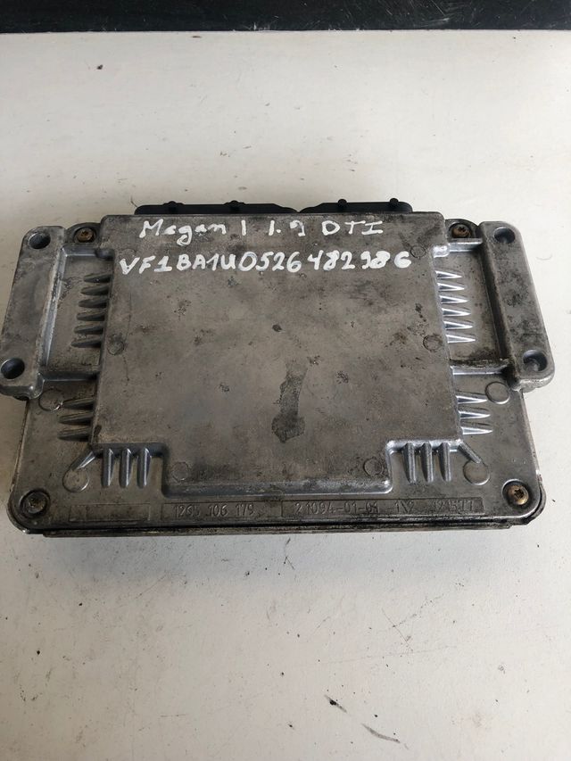 Centralita motor bosch Renault megane 1.9DTI Referencia original : 8200199726
Referencia Bosch : 0281010442