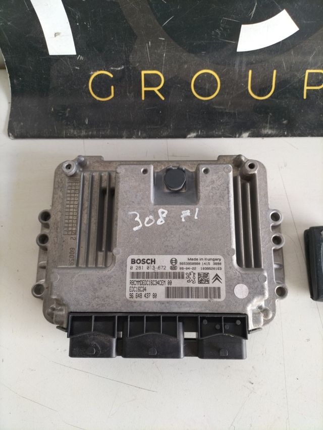 Centralita motor Peugeot Citroën + Plip
Referencia original : 9664843780
Referencia Bosch : 0281013872 EDC16C34