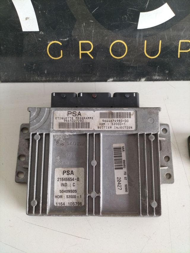 Centralita motor Peugeot Citroën 1.8 +Plip
Referencia original : 9645027280