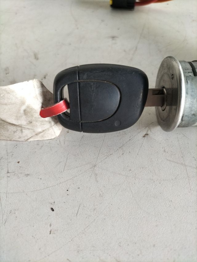 Centralita motor Renault + PLIP
Referencia original : 82000454467-82004002246
sim32
Referencia Siemens : S120201108 B