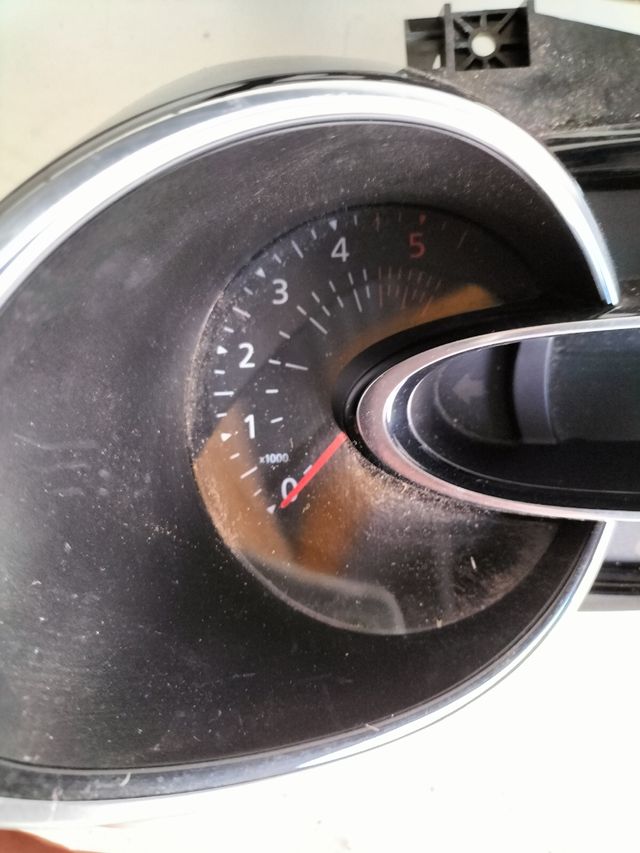 Cuadro de instrumentos Renault Clio 4    1.5 DCI        
referencia original : 248100383R