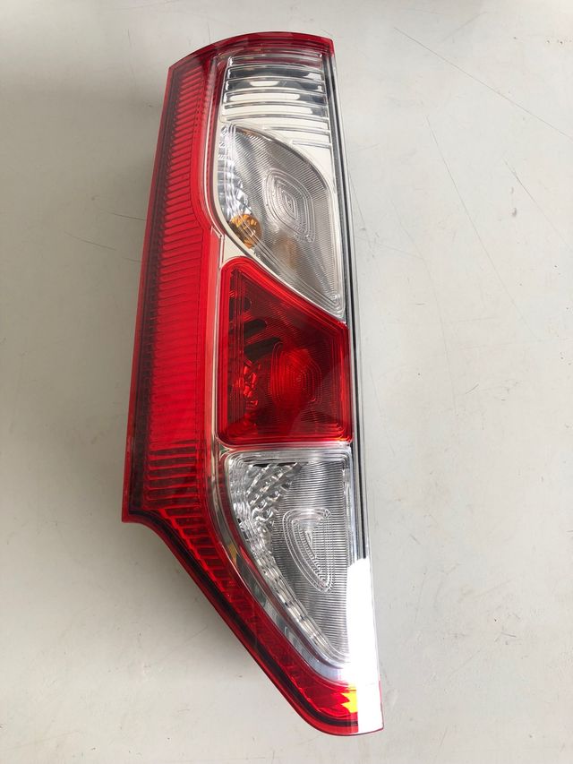 Piloto trasero izquierdo Renault Kangoo 3  2013+