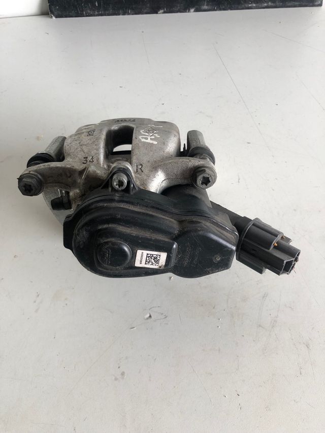 Pinza de freno trasera derecha Renault megane IV 2016+ / clio V / nissan juke  Referencia original : 440002496R