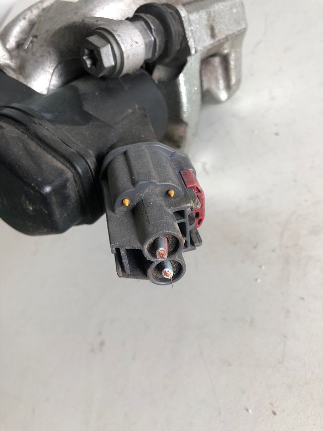 Pinza de freno trasera derecha Renault megane IV 2016+ / clio V / nissan juke  Referencia original : 440002496R