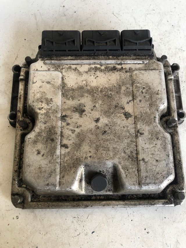 Centralita motor Renault laguna II 1.9 dci
Referencia original : 8200095416
Referencia Bosch : 0281011101