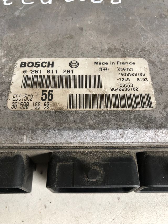 entralita motor Peugeot 607 2.2 hdi
Referencia original : 9659016680
Referencia Bosch : 0281011781