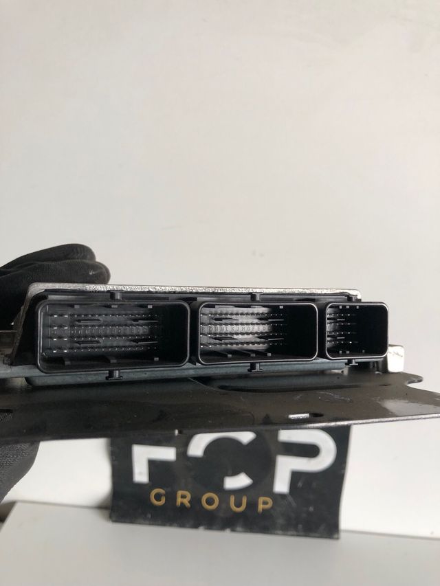 Centralita motor ECU continental Renault megane/ scenic III 2009-2016 1.5 dci SID305
Referencia original : 237100386R / 237100037R
Referencia Siemens : S180067137