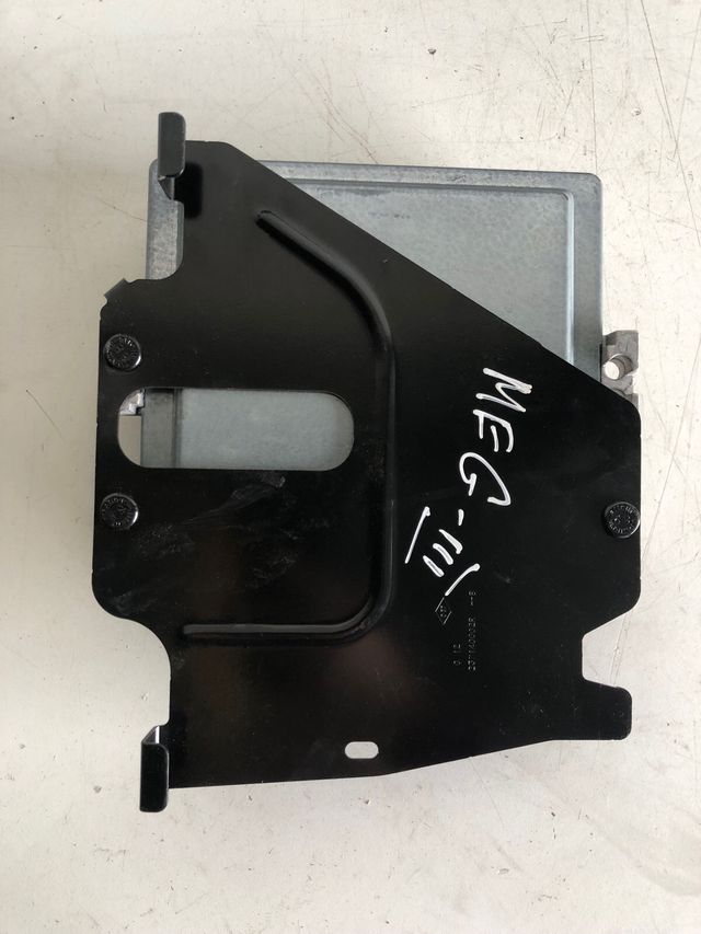 Centralita motor ECU continental Renault megane/ scenic III 2009-2016 1.5 dci SID305
Referencia original : 237100386R / 237100037R
Referencia Siemens : S180067137