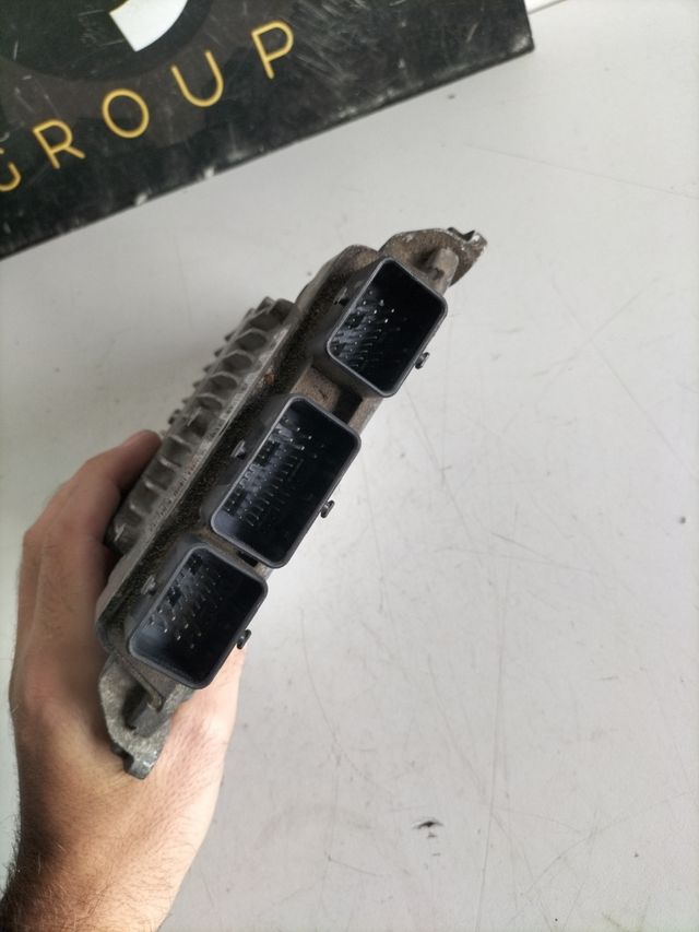 centralita motor Citroën C2. 1.4hdi (siemens) Referencia original : SW9654925380 / HW9648624280 Referencia Siemens 5WS40111E-T