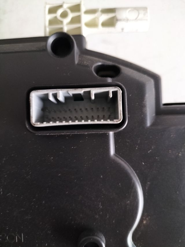 Cuadro de instrumentos Renault Kangoo 2      
referencia original : 248101769R