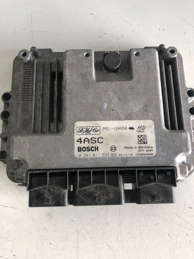Centralita motor Ford / Bosch Referencia Boch : 0281011533 Referencia Ford : 3M5112A650 / 4ASC / T5BVX