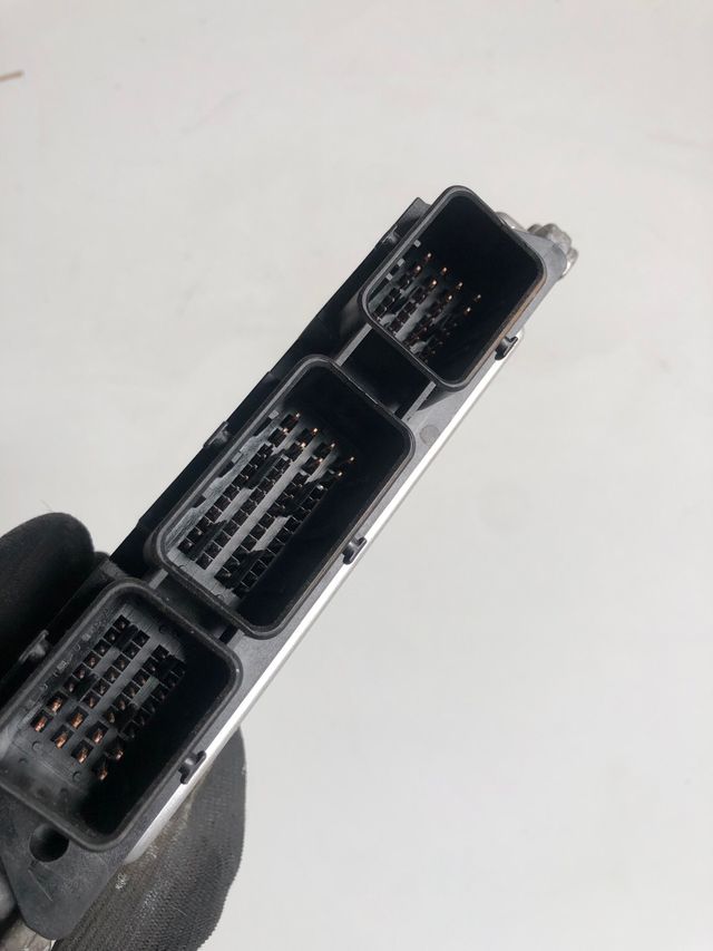 Centralita motor Ford / Bosch Referencia Boch : 0281011533 Referencia Ford : 3M5112A650 / 4ASC / T5BVX