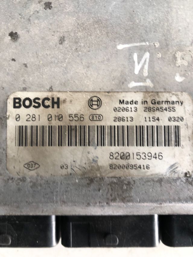 Centralita motor bosch Renault Referencia Boch : 0281010556 Referencia original : 8200153946 / 8200095416