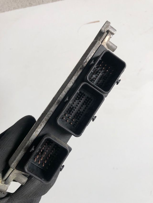 Centralita motor Bosch Peugeot Citroen Referencia Bosch : 0281011800 Referencia original : 9656314280 EDC15C2