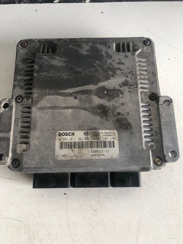 Centralita motor ecu Bosch Renault Referencia Bosch : 0281011102 Referencia original : 8200222133 / 8200153945