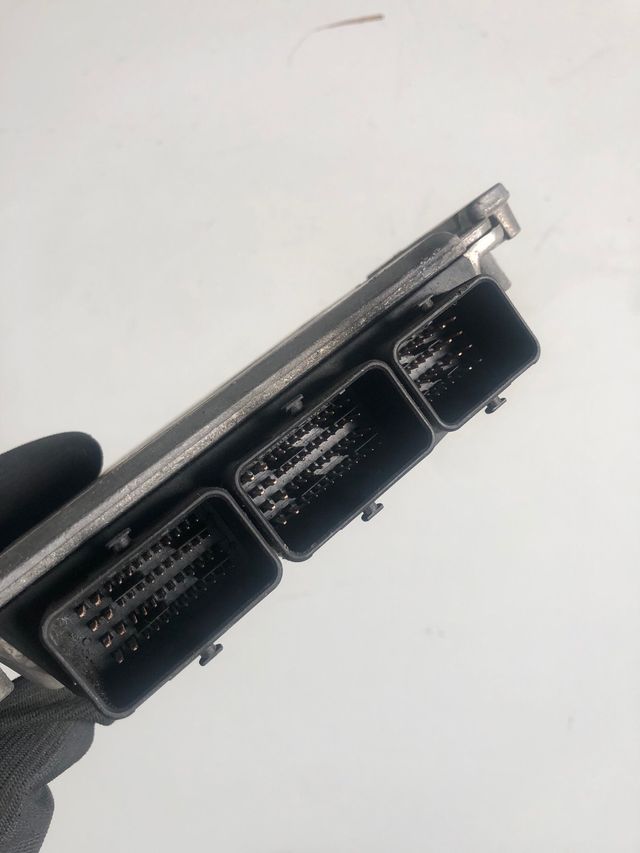 Centralita motor ecu Bosch Renault Referencia Bosch : 0281011102 Referencia original : 8200222133 / 8200153945