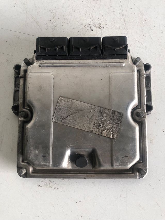 Centralita motor ecu Bosch Renault Referencia Bosch : 0281011102 Referencia original : 8200222133 / 8200153945