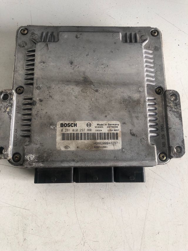 Centralita motor ECU Bosch Renault Referencia Bosch : 0281010297 Referencia original : 8200048297 / 8200112661