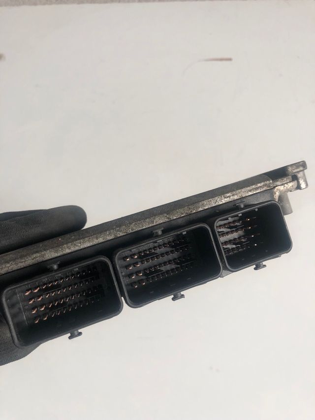 Centralita motor ECU Bosch Renault 2.2 dci Referencia Bosch : 0281011106 Referencia original : 8200091428 / 8200243785