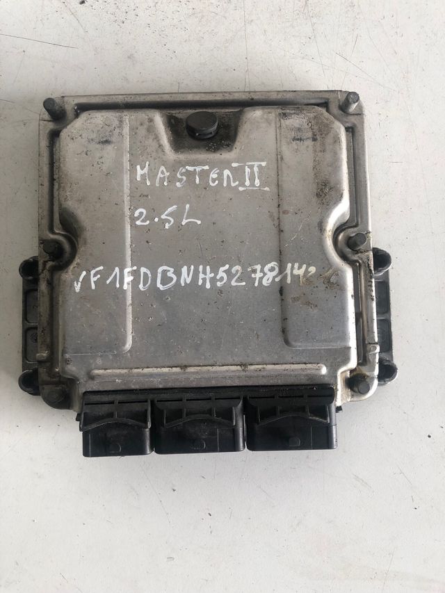 Centralita motor ECU Bosch Renault 2.2 dci Referencia Bosch : 0281011106 Referencia original : 8200091428 / 8200243785
