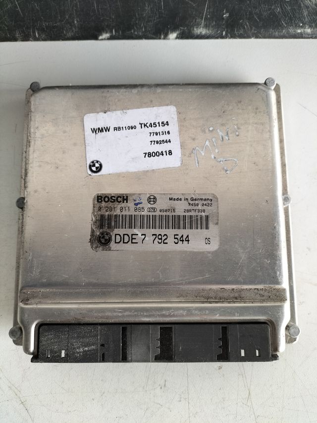 Centralita ECU UCE Motor para Mini One Referencia Bosch : 0281011085