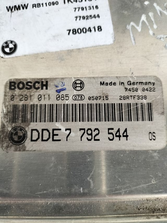 Centralita ECU UCE Motor para Mini One Referencia Bosch : 0281011085