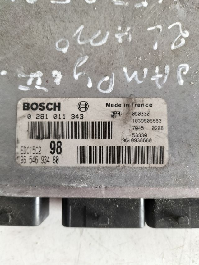 Centralita motor Peugeot Citroën 2.0 HDI EDC15C2 Referencia Bosch : 0281011343 Referencia original : 9654693480