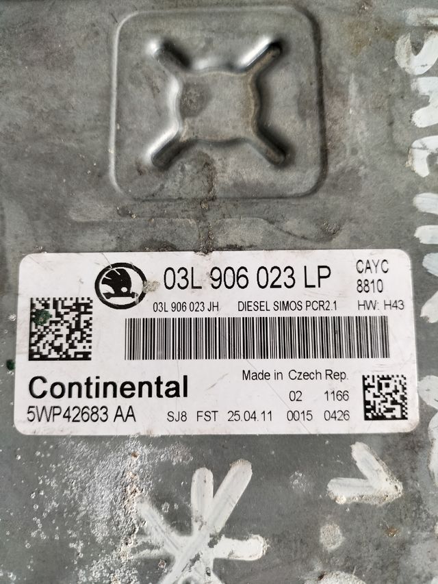 Centralita motor continental Skoda Referencia : 03L906023LP-5WP42683AA Skoda octavia 1.6 D