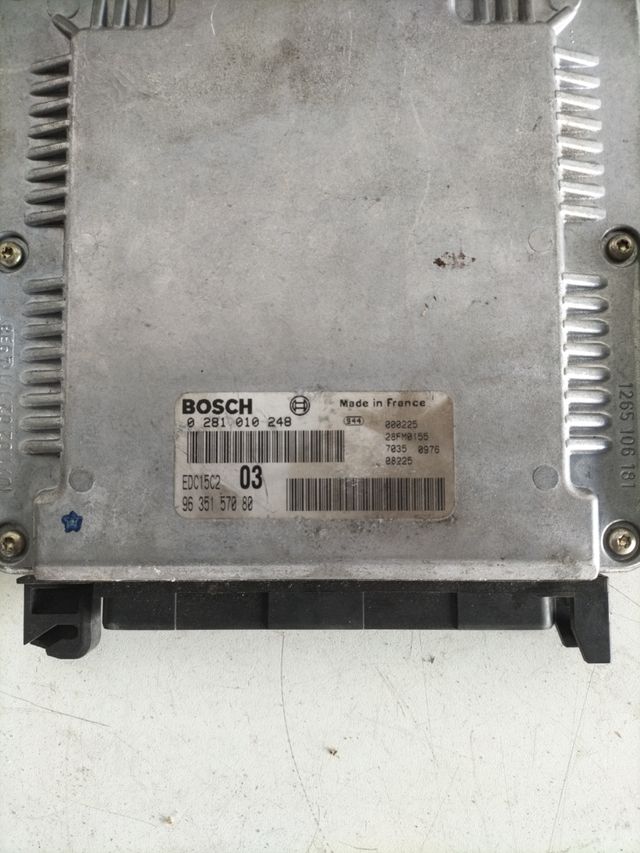 Centralita motor Citroën / Peugeot EDC15C2 Referencia Bosch : 0281010248 Referencia original : 9635157080