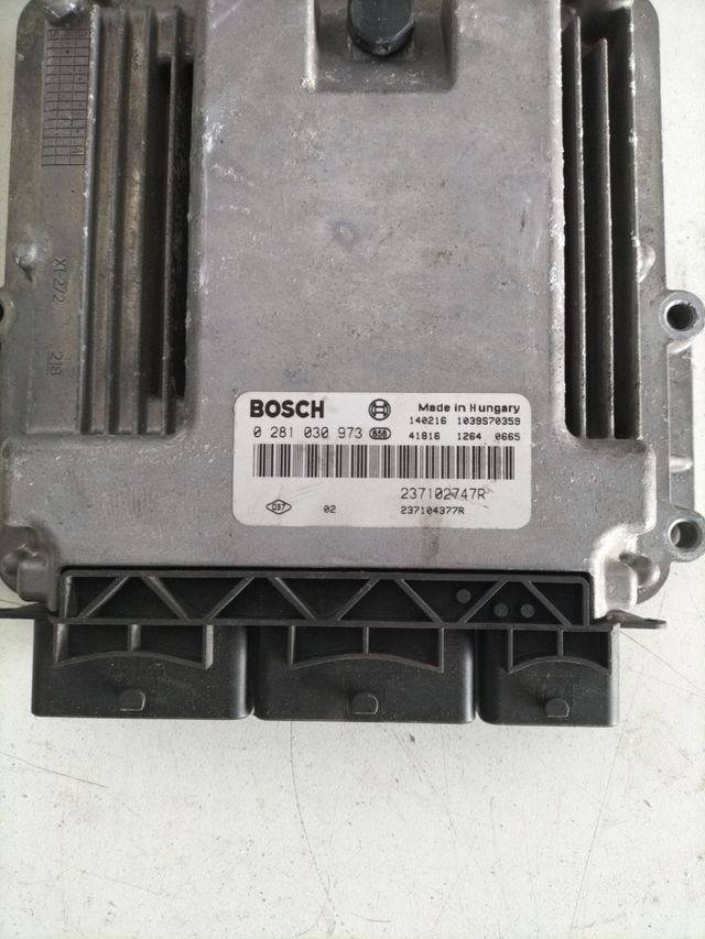 Centralita motor Renault Referencia Bosch : 0281030973 Referencia original : :23710274R
