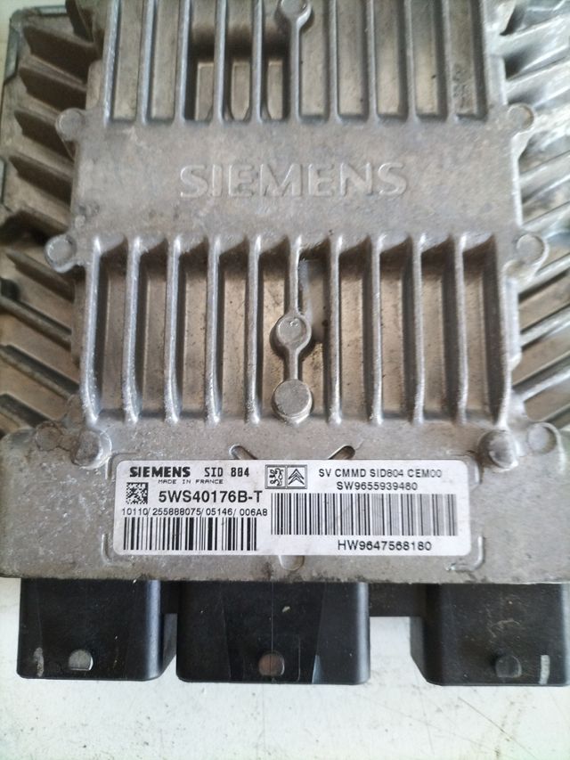 Centralita motor + PLIP Peugeot Citroën Referencia original : 9655939480 - 9647568180 Referencia Siemens : 5WS40176B-T
