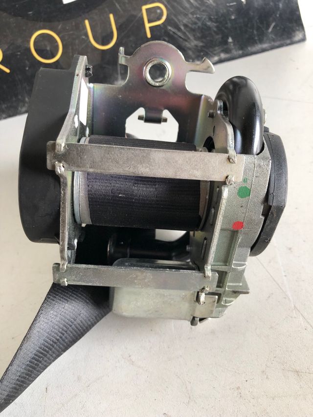 Cinturón de seguridad pretensor airbag delantero izquierdo Renault megane III 2009-2016 5 puertas Referencia original : 868850008R