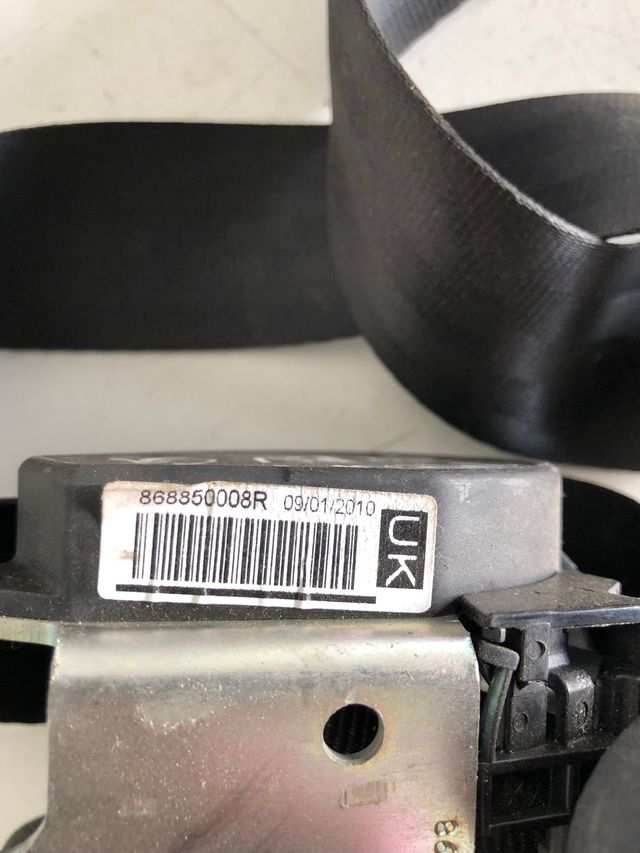 Cinturón de seguridad pretensor airbag delantero izquierdo Renault megane III 2009-2016 5 puertas Referencia original : 868850008R
