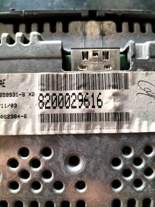 Cuadro de instrumentos Renault Scenic 2 + pantalla