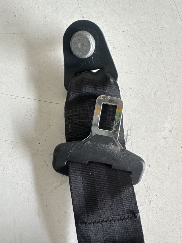 CINTURON DE SEGURIDAD TRASERO IZQUIERDO CITROEN C4 2010-2018 Referencia Original : 96871541XX