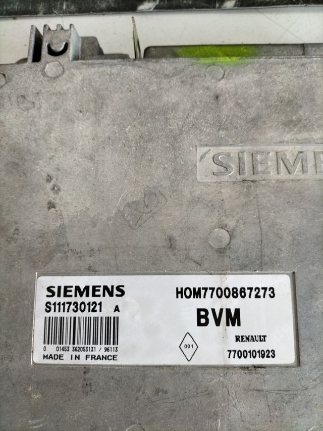 Centralita motor Renault Referencia original : 7700867273 - 7700101923 Referencia Siemens : S111730121
