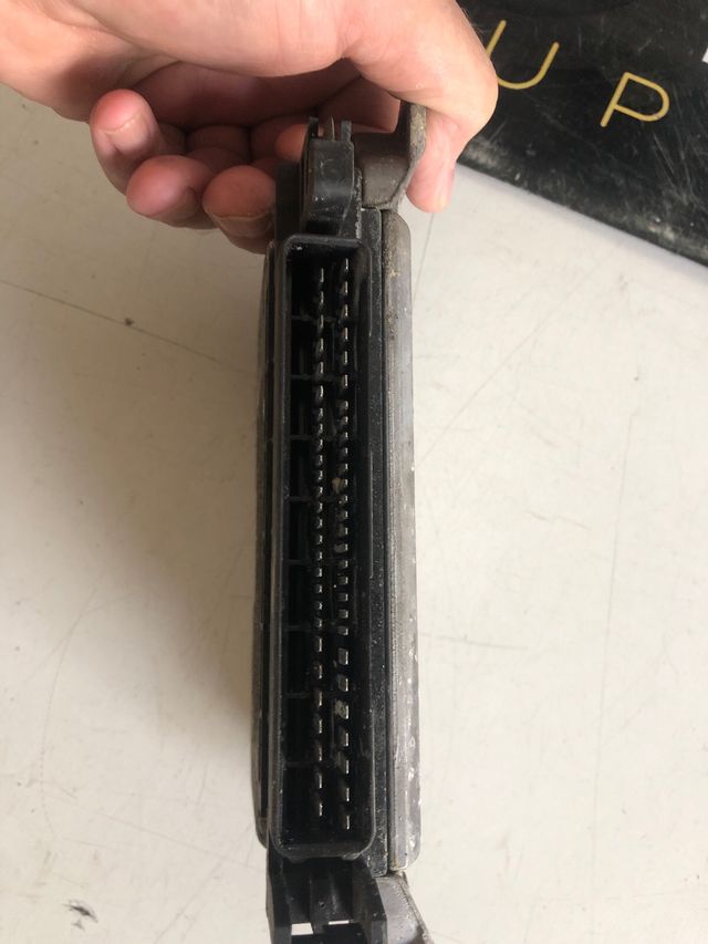 Centralita motor Peugeot-Citroen (peugeot 206 1.4 gasolina ) Referencia original : 9632693980 Referencia Bosch : 0261206216