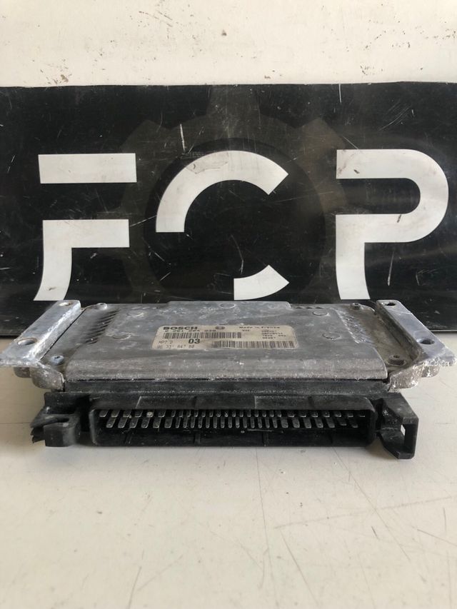 Centralita motor Peugeot-Citroen (Citroen Xsara 1.6i Gasolina ) Referencia original : 9633184780 Referencia Bosch : 0261204939