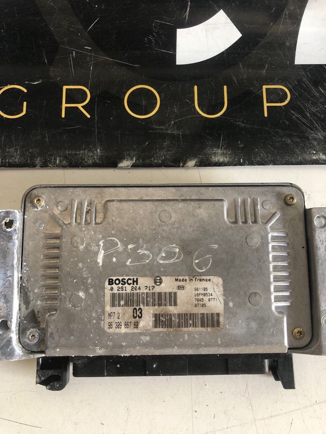 Centralita motor Peugeot-Citroen ( Peugeot 306 Gasolina ) Referencia original : 9630986780 Referencia Bosch : 0261204717