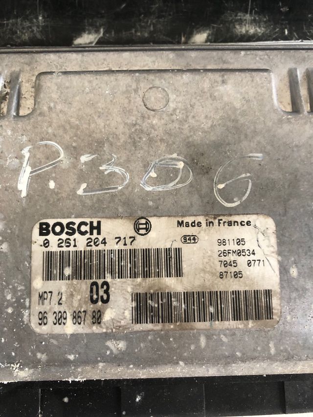 Centralita motor Peugeot-Citroen ( Peugeot 306 Gasolina ) Referencia original : 9630986780 Referencia Bosch : 0261204717