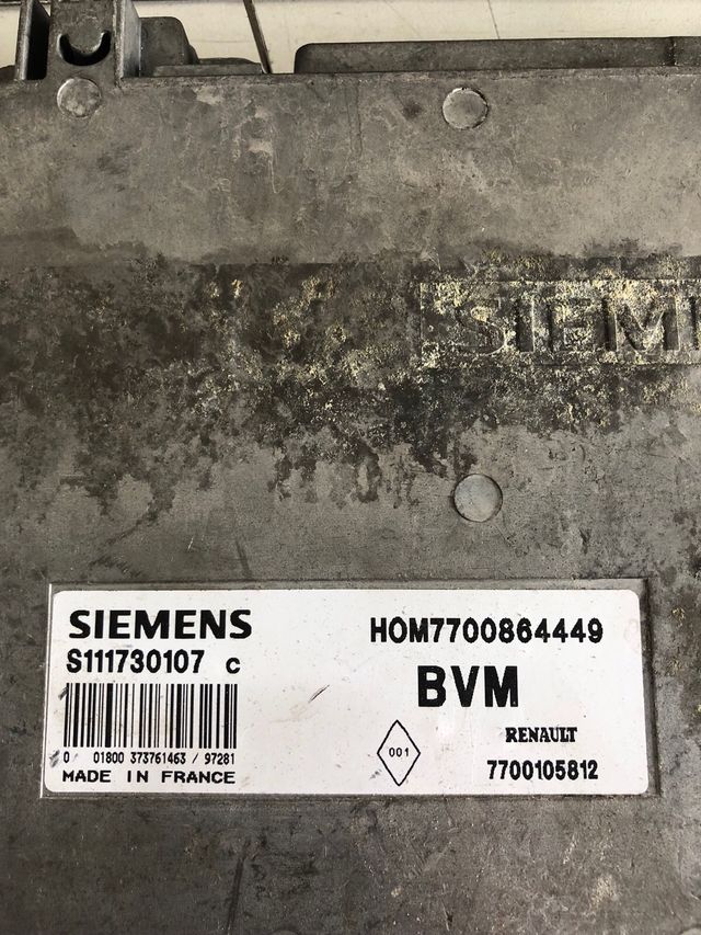 Centralita motor Renault Clio 1 Referencia original : 7700864449 - 7700105812