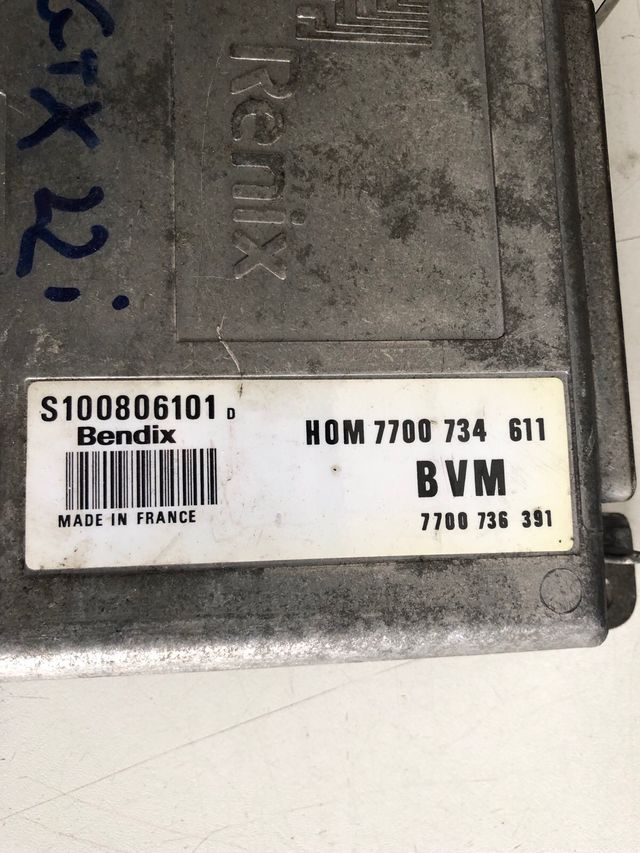Centralita motor Renault R25 GTX 2.2 i gasolina Referencia original : 700734611 - 7700736391 Referencia Simens / Bendix : S100806101