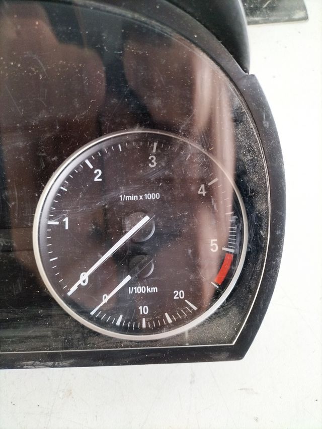 Cuadro de instrumentos BMW seria 3              
referencia original : 9242346-01