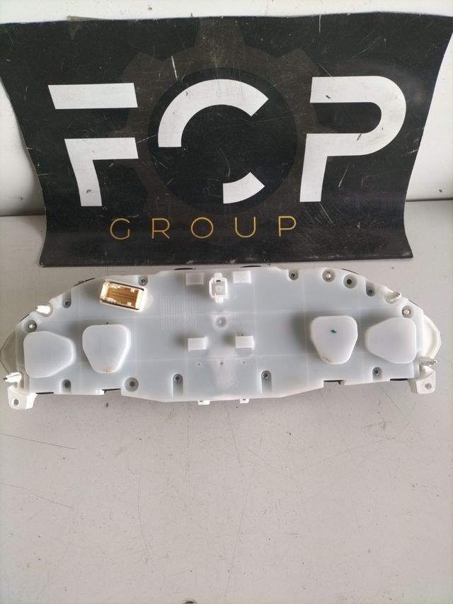 Cuadro de instrumentos peugeot 208              referencia original : 9825986180